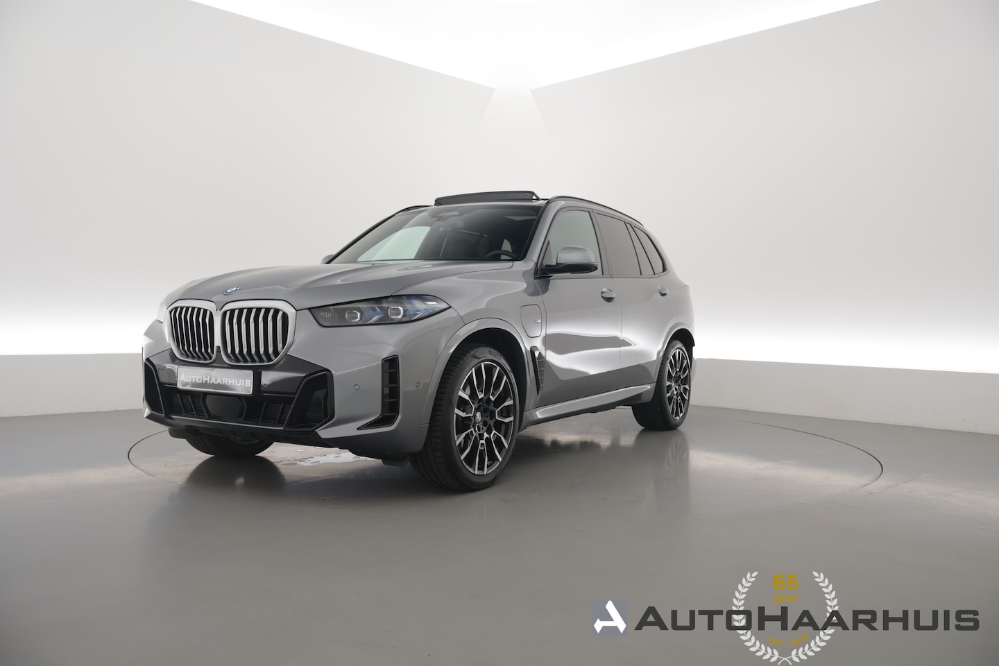 BMW X5 - xDrive50e | Rijklaar! | Elek. trekhaak | Stoel+stuurverw.| Pano | HUD | Luchtvering | 360* - AutoWereld.nl