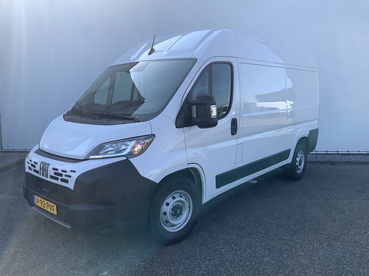 Fiat Ducato - 2.2 MultiJet 140 S&S L2H2 3.5t Airco Cruise Nani Camera 3 Zits Euro 6 (dak Schade + R.Port - AutoWereld.nl