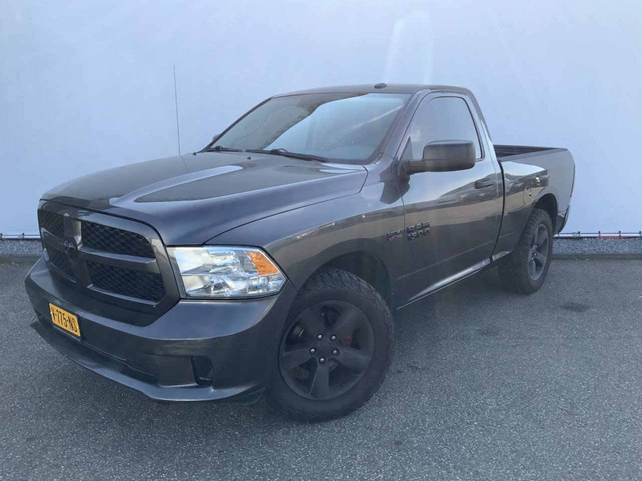 Dodge Ram 1500 - 5.7 V8 Regular Cab 6'4 Pick Up Airco Cruise Cmera Trekhaak Euro 5 .PK 401 - AutoWereld.nl