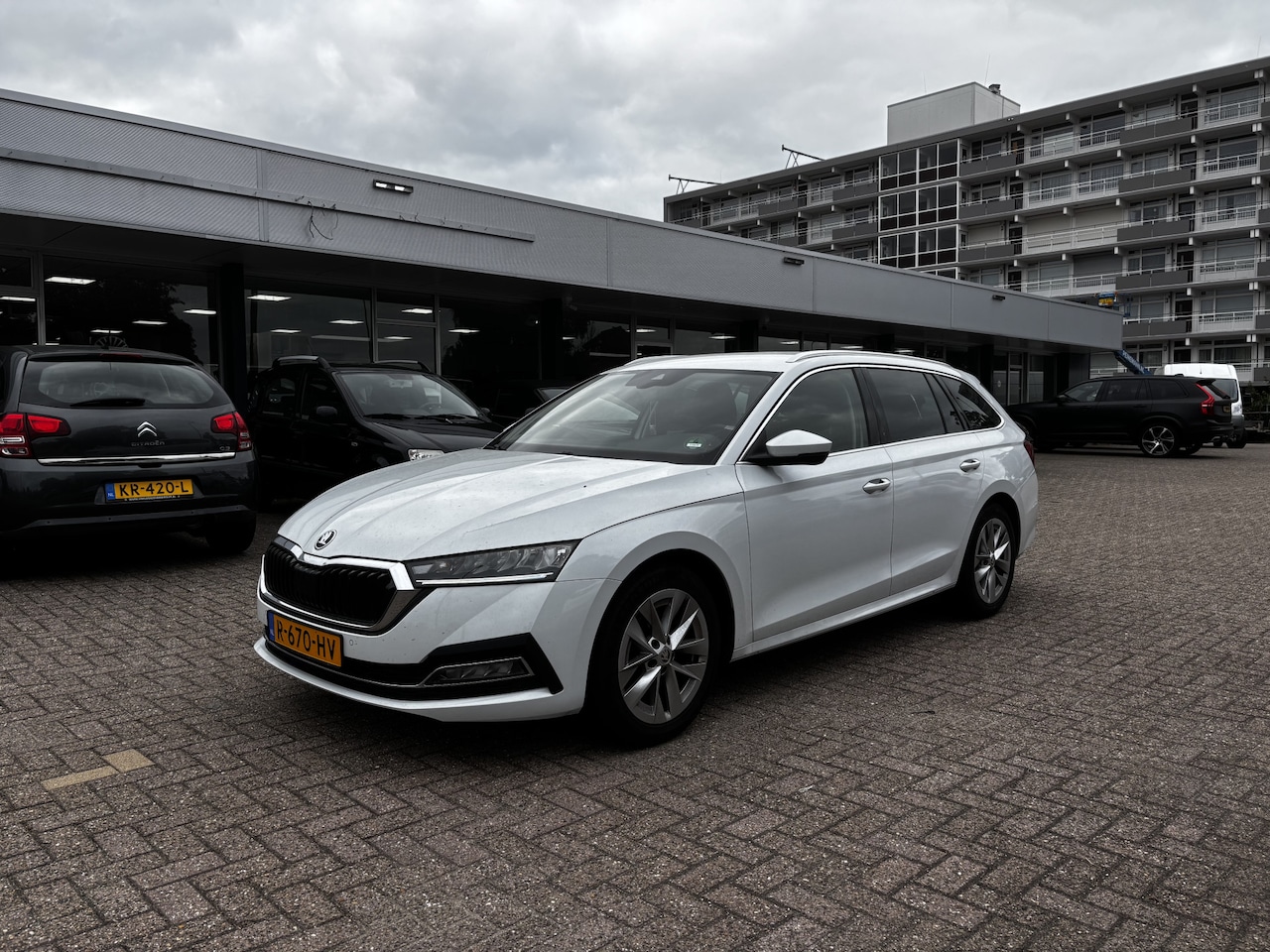 Skoda Octavia Combi - 1.0 TSI Business Edition Virtual cockpit, Pdc Applecarplay, Trekhaak ,Nap - AutoWereld.nl