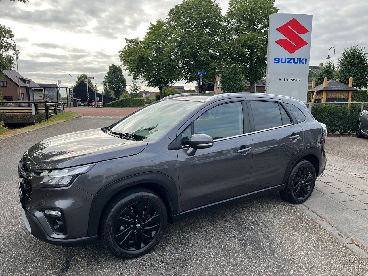 Suzuki S-Cross - 1.4 Boosterjet Select Smart Hybrid // 1500 kilo trekgewicht // Zwarte velgen // Snel te ri - AutoWereld.nl