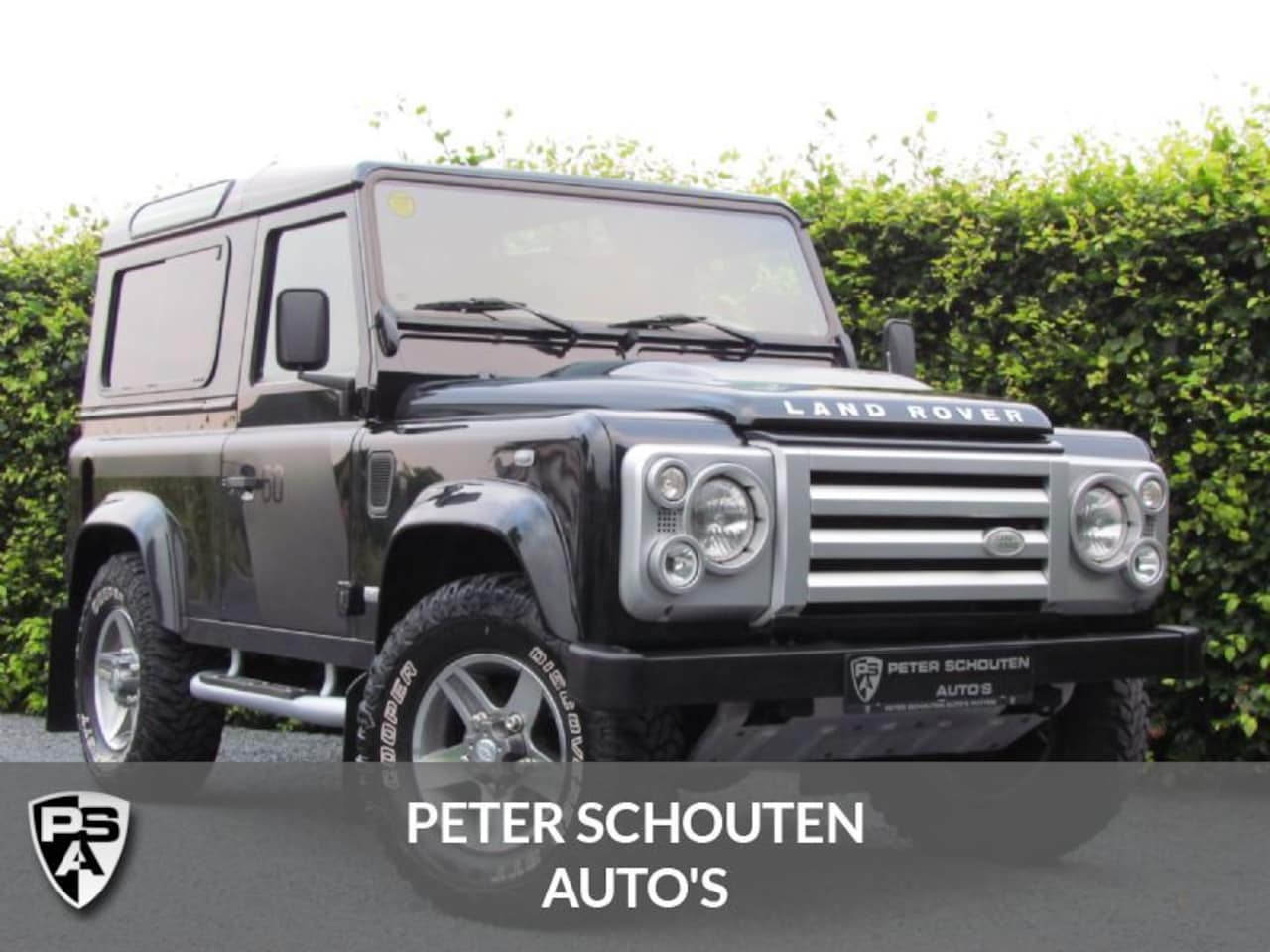 Land Rover Defender 90 - SVX 60th Anniversary 4-Persoons TD4 -Leder Recaro -Airco -Navigatie -LMV **UNIEK** - AutoWereld.nl