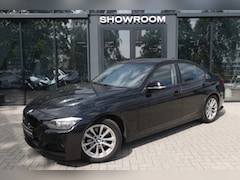 BMW 3-serie - 330e Essential NAVI LED CAMERA