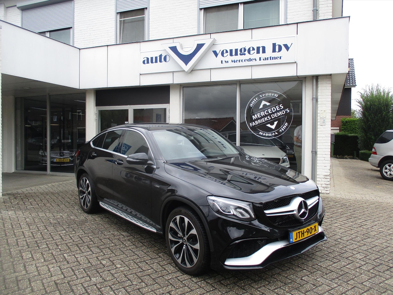 Mercedes-Benz GLC-klasse Coupé - 250 211pk 4MATIC 9G-TRONIC AMG 63 LOOK - AutoWereld.nl