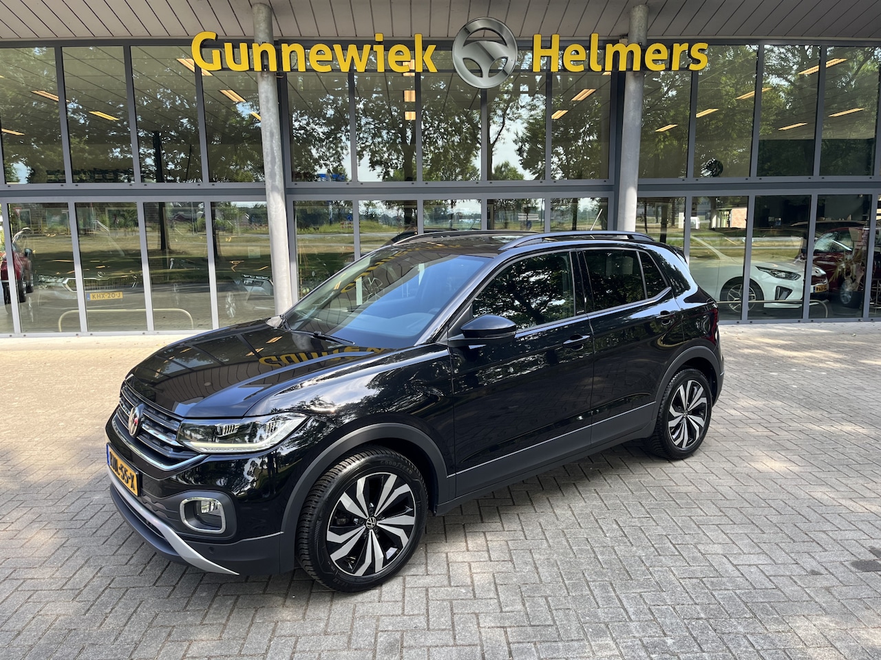 Volkswagen T-Cross - 1.0 TSI Active | ACC | CAM | CARPLAY | CLIMA | LED | NAVI | PDC V&A | STOELVERW. | TREKHAA - AutoWereld.nl