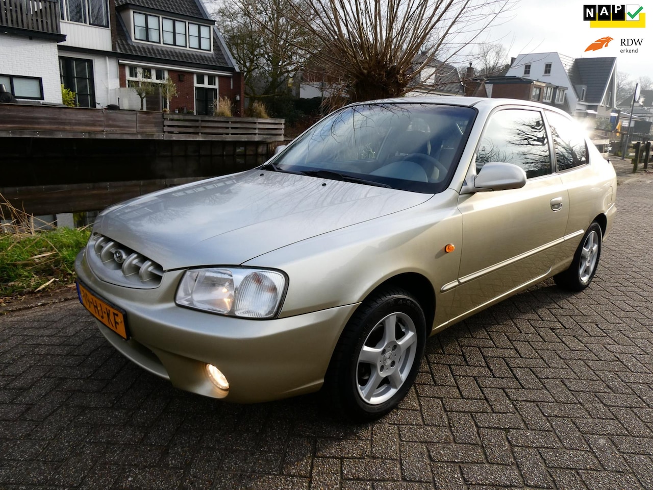 Hyundai Accent - 1.5i GS 90pk Semi-Classic 3-drs Airco Nette auto Youngtimer - AutoWereld.nl