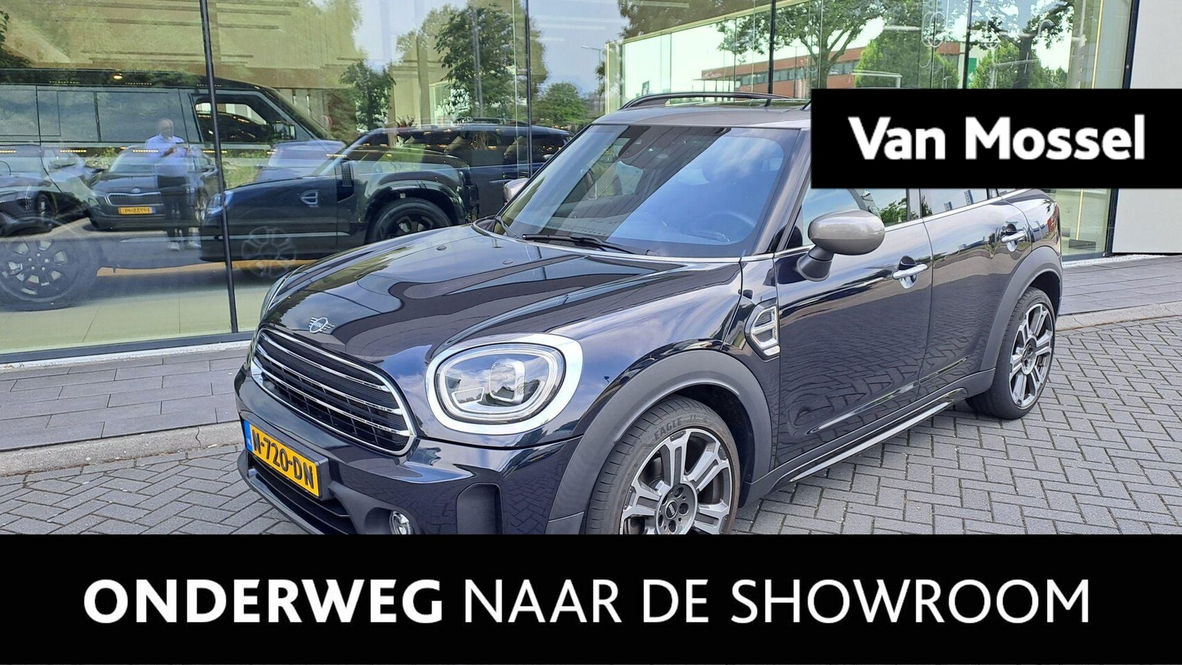 MINI Countryman - 1.5 Cooper MINI Yours | PANORAMADAK | LEER | CAMERA | NAVIGATIE | STOEL-STUURWIELVERWARMIN - AutoWereld.nl