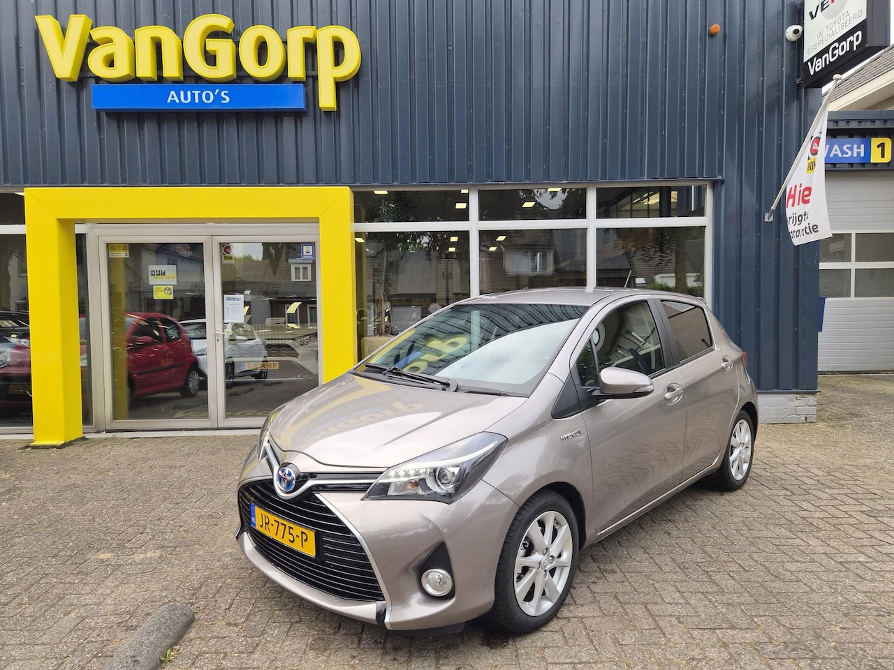 Toyota Yaris - 1.5 Hybrid Aspiration All-in prijs! - AutoWereld.nl