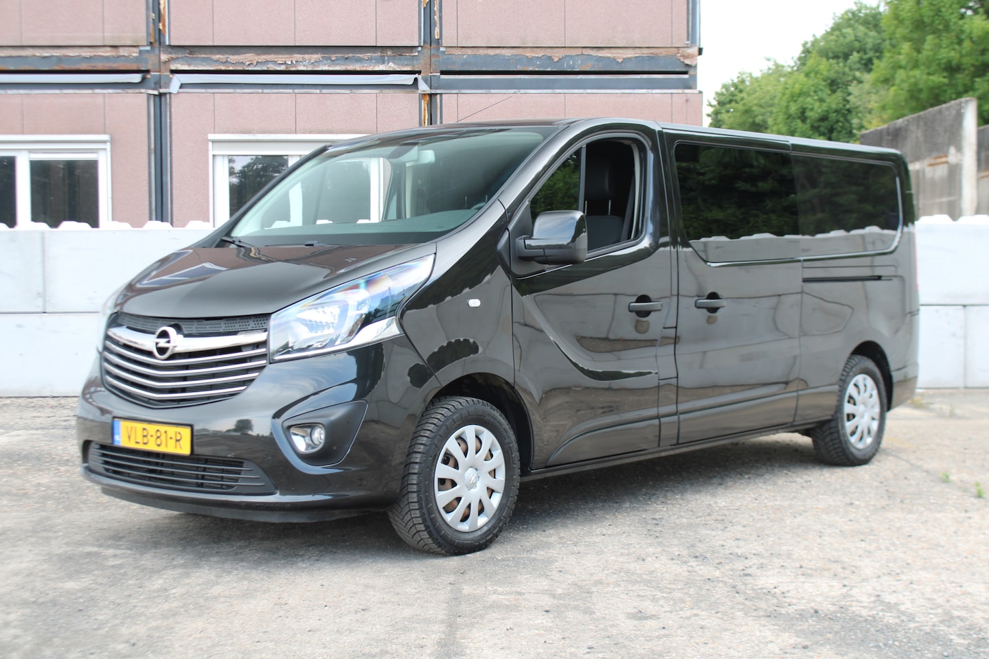 Opel Vivaro - 1.6 CDTI L2H1 Innovation 2.0 EcoFlex |Camera|Navi|Trekhaak|2 schuifdeuren - AutoWereld.nl