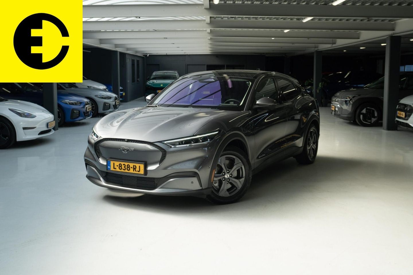 Ford Mustang Mach-E - Extended RWD 98 kWh | SOH 94,3% | Pano dak | Stuurverwarming | Incl.BTW - AutoWereld.nl