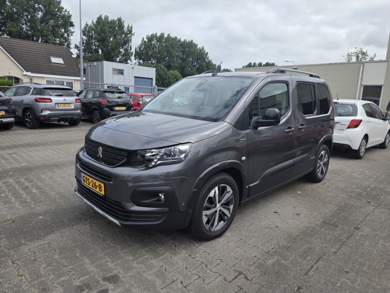 Peugeot Rifter - 1.2 Puretech GT | Panorama dak | Trekhaak | Navigatie | complete auto - AutoWereld.nl