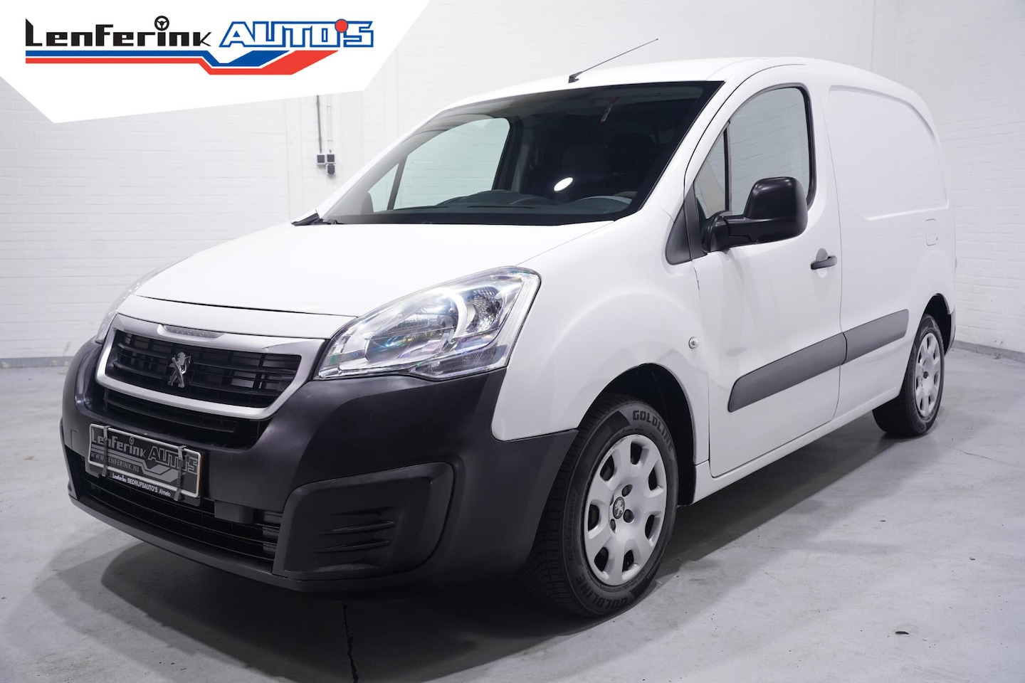 Peugeot Partner - 1.6 HDi 75 L1 XR Airco, Cruise Control Laadruimte Pakket, Trekhaak, 2-Zits - AutoWereld.nl