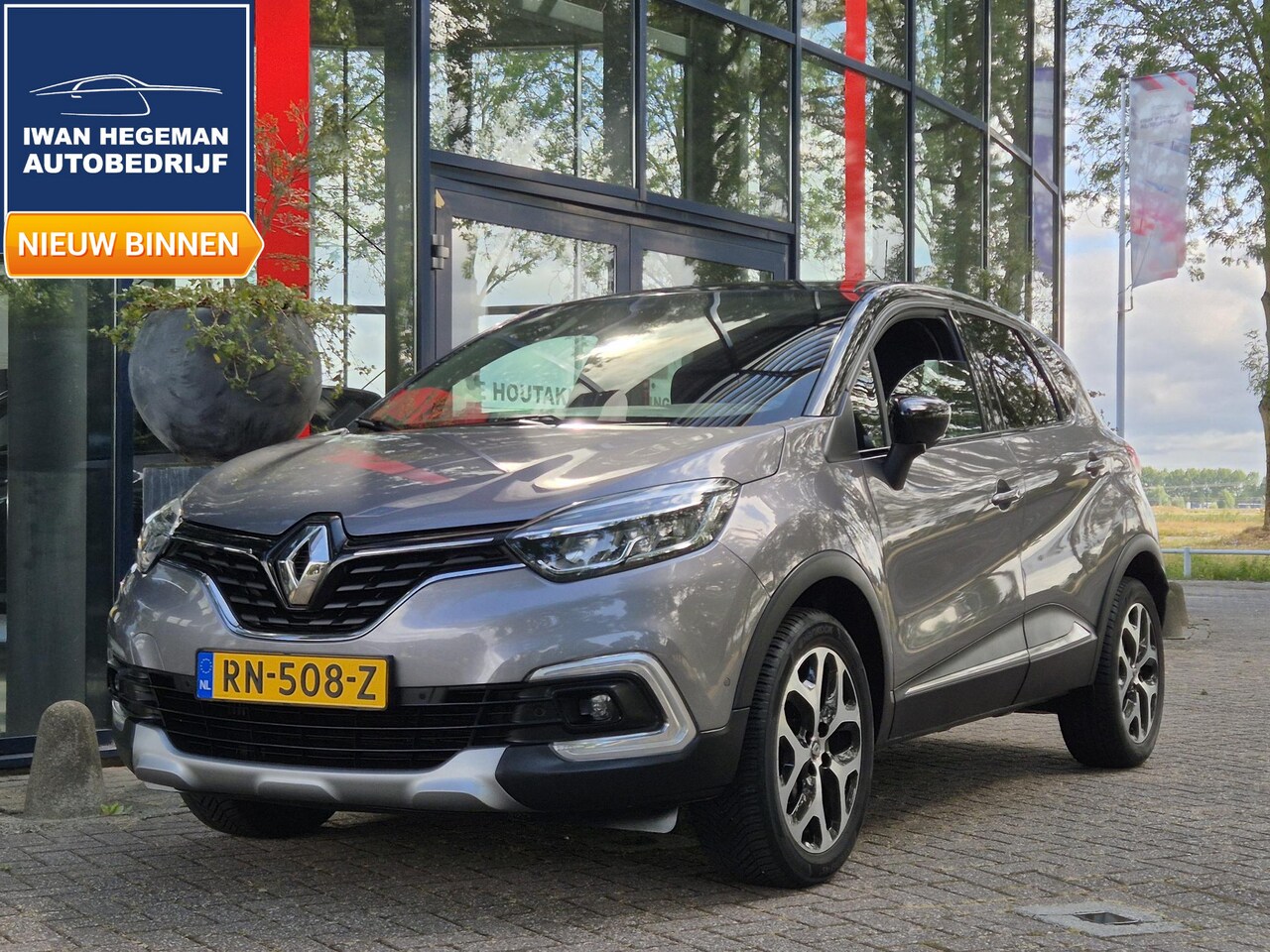 Renault Captur - 0.9 TCe Intens | Navigatie | Trekhaak | Climate Control | Licht metalen velgen | Parkeerse - AutoWereld.nl