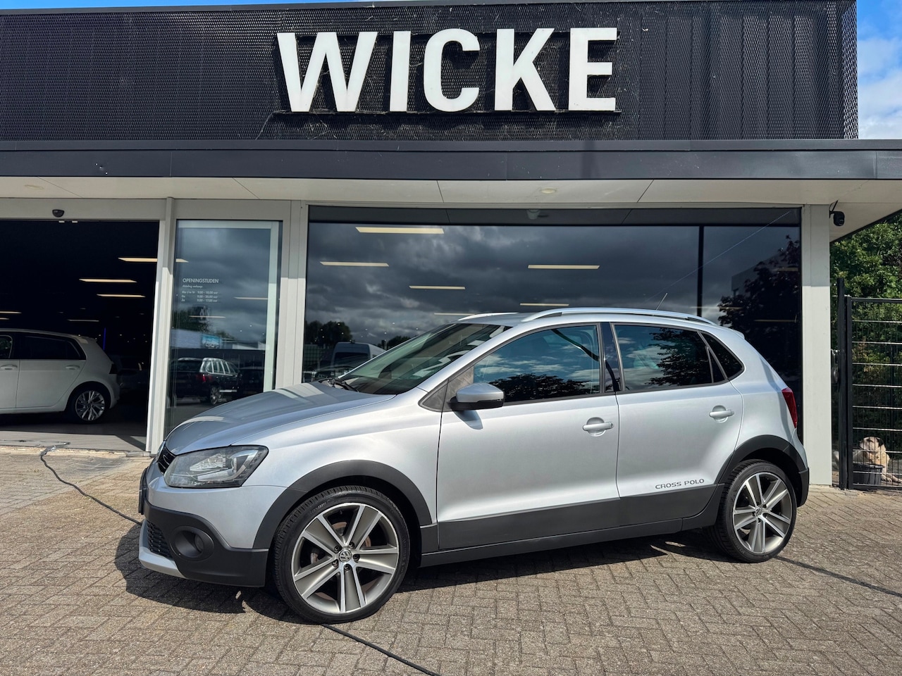 Volkswagen Polo - 1.2 TSI Cross DSG Clima PDC Cruise control Leder - AutoWereld.nl