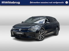 Volkswagen Passat Variant - 1.5 eHybrid 272PK DSG R-Line Edition / Resterende Fabrieksgarantie tot 23-09 2030 / Trekha