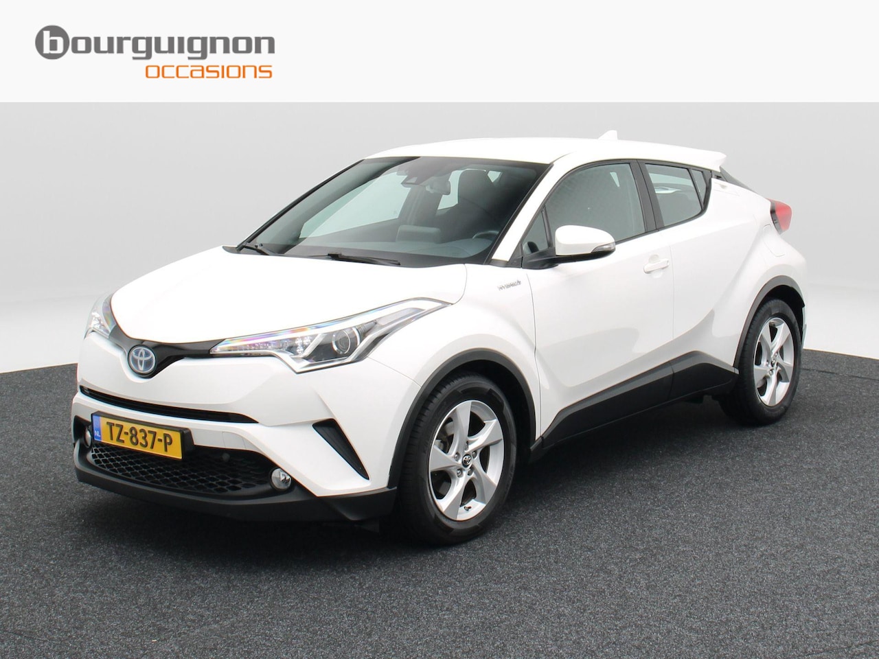 Toyota C-HR - 1.8 Hybrid Active 122 Pk | Stoelverwarming | Adaptive Cruise | Camera | Trekhaak | Navigat - AutoWereld.nl