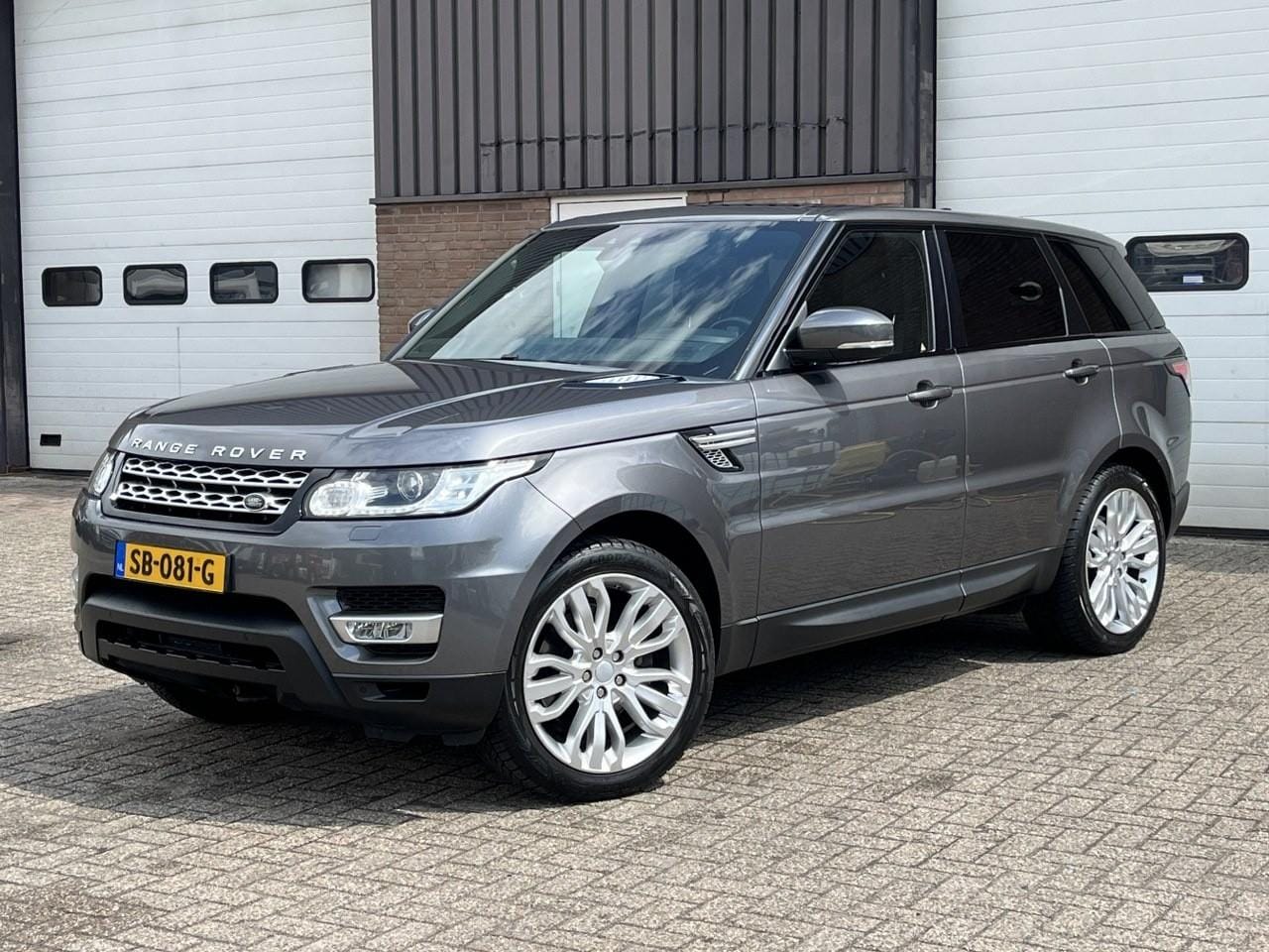Land Rover Range Rover Sport - 3.0 TDV6 HSE Dynamic / Luchtvering / Navi / Camera / Panor. dak / Rest BPM - AutoWereld.nl