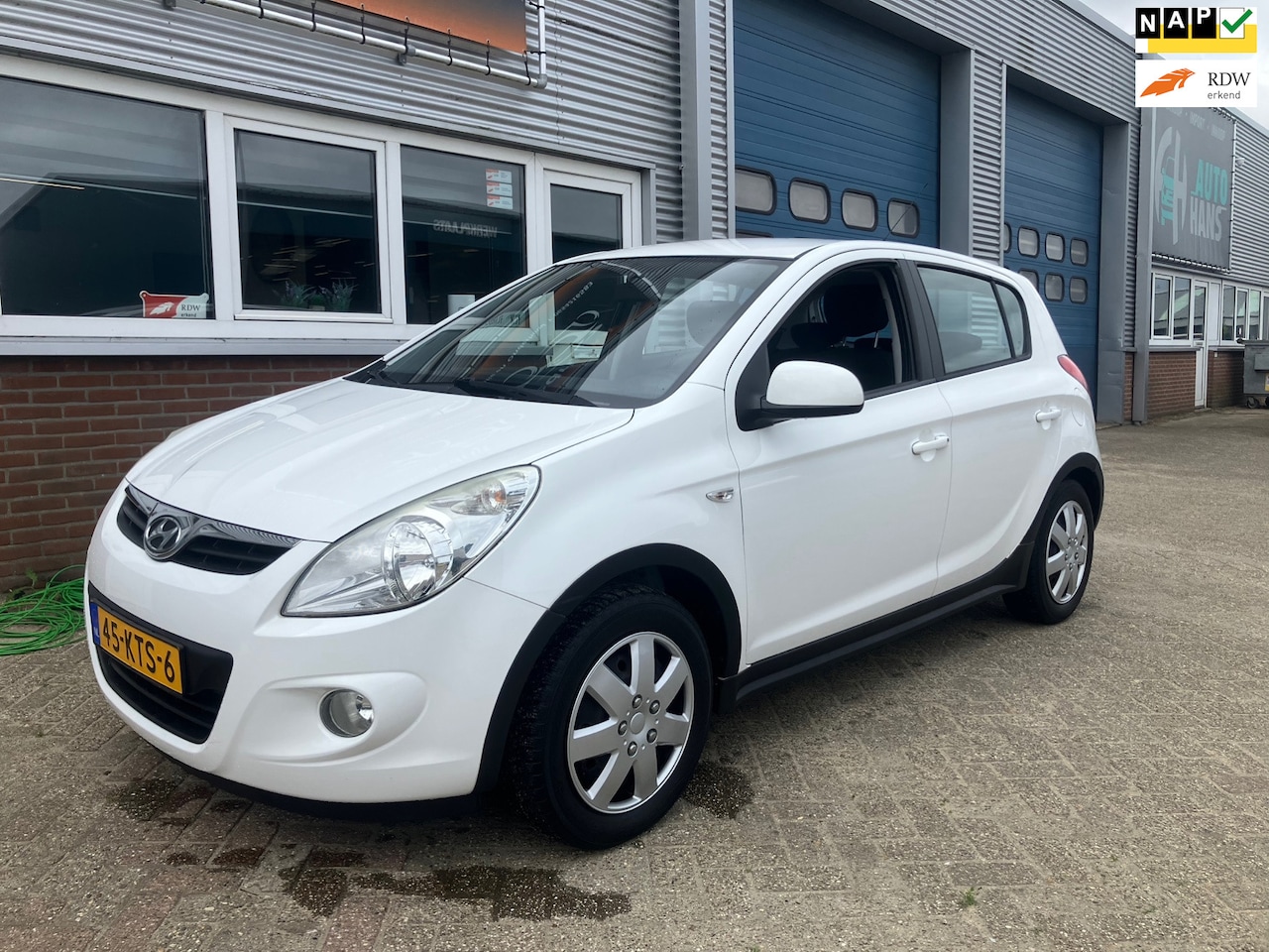 Hyundai i20 - 1.2i DynamicVersion Airco - AutoWereld.nl