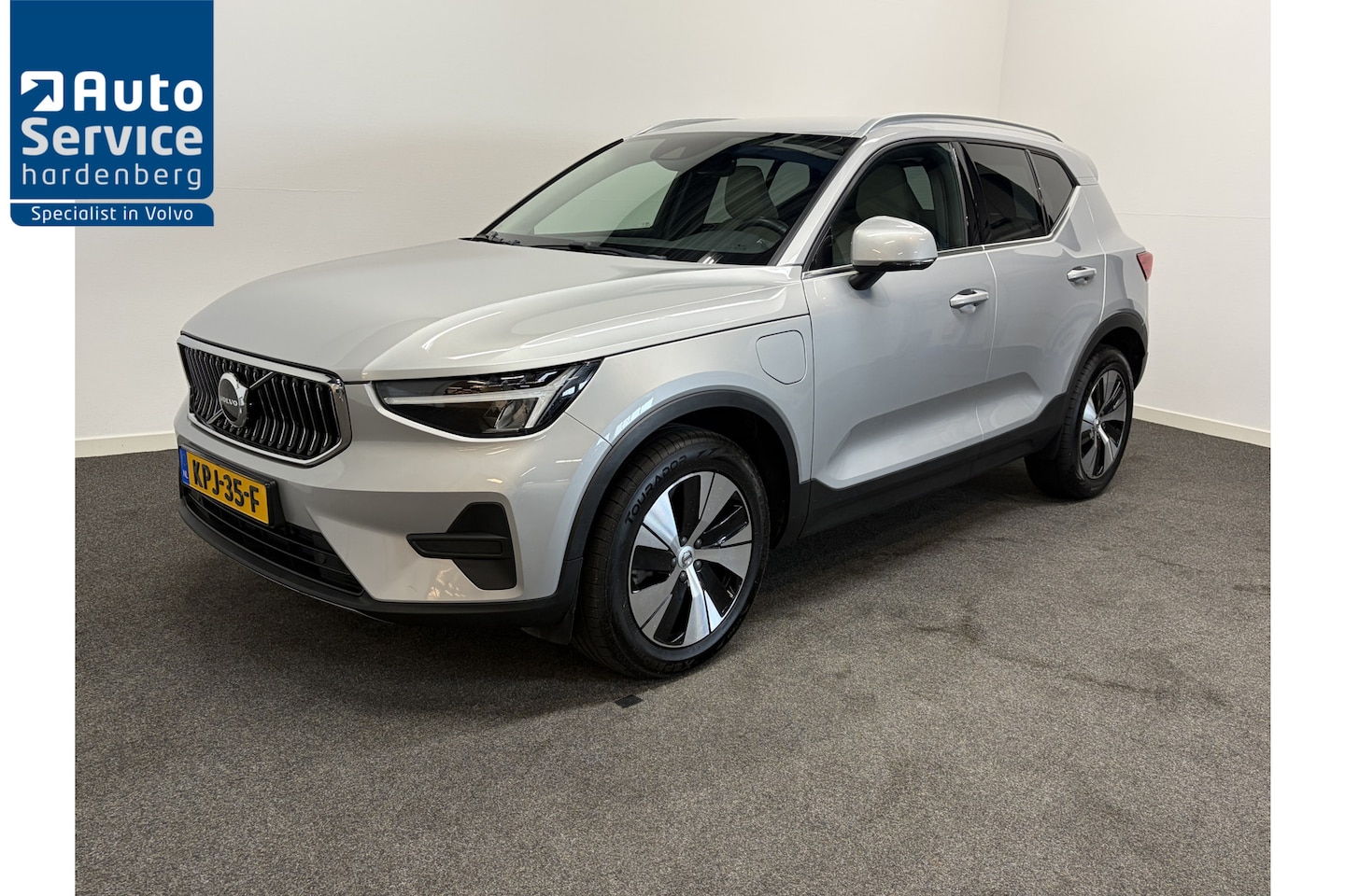Volvo XC40 - 1.5 T4 Plug-in hybrid Plus Bright Leer/ Stoelverw./ Mem. stoel/ Camera/ facelift - AutoWereld.nl