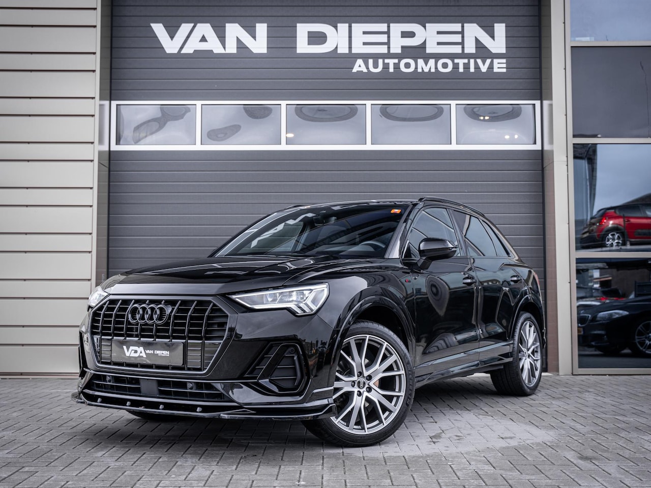 Audi Q3 - 35 TFSI S Line Pro Line S 3x S-Line l Matrix l Camera l Elek. Stoel. - AutoWereld.nl