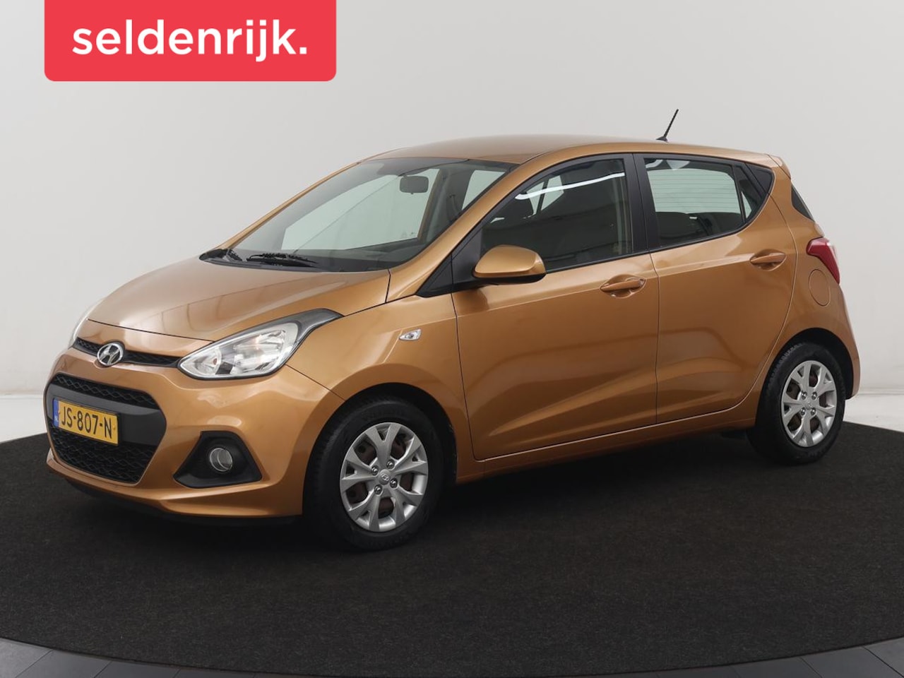 Hyundai i10 - 1.0i i-Motion Comfort | Stuur/stoel verwarming | Airco | Elekt. ramen | Lederen stuurwiel - AutoWereld.nl