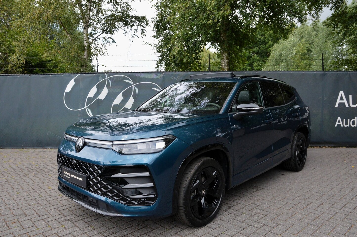 Volkswagen Tayron - 1.5 eHybrid |R-Line|Black Style|Panoramdak|Massage|Stoelventilatie|Harman Kardon| - AutoWereld.nl