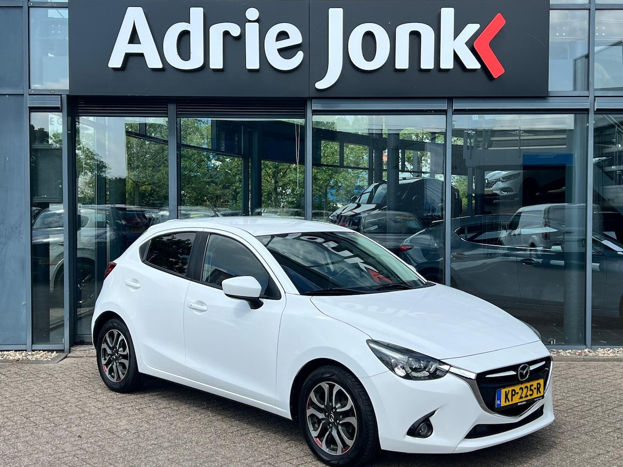 Mazda 2 - 1.5 Skyactiv-G GT-M AUTOMAAT | DRIVER PACK | KEYLESS ENTRY | HEAD-UP DISPLAY | CLIMATE CON - AutoWereld.nl