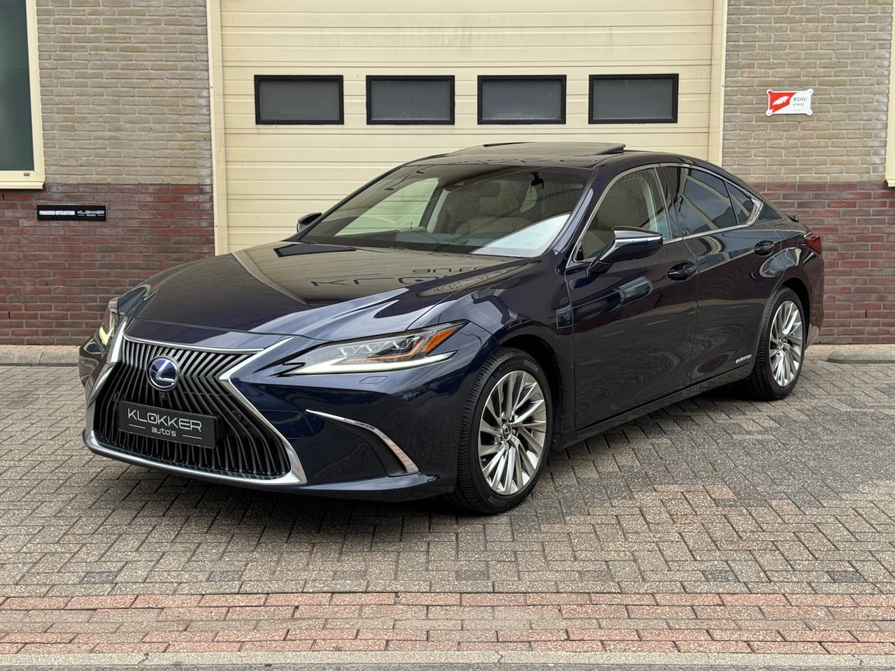 Lexus ES - 300h President Line Dealer ondh.|Mark levinson|Carplay - AutoWereld.nl