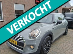 MINI One - 1.5 One. 1ste eigenaar, dealer onderhouden. Zeer netjes en luxe, o.a: bluetooth, navi, cru