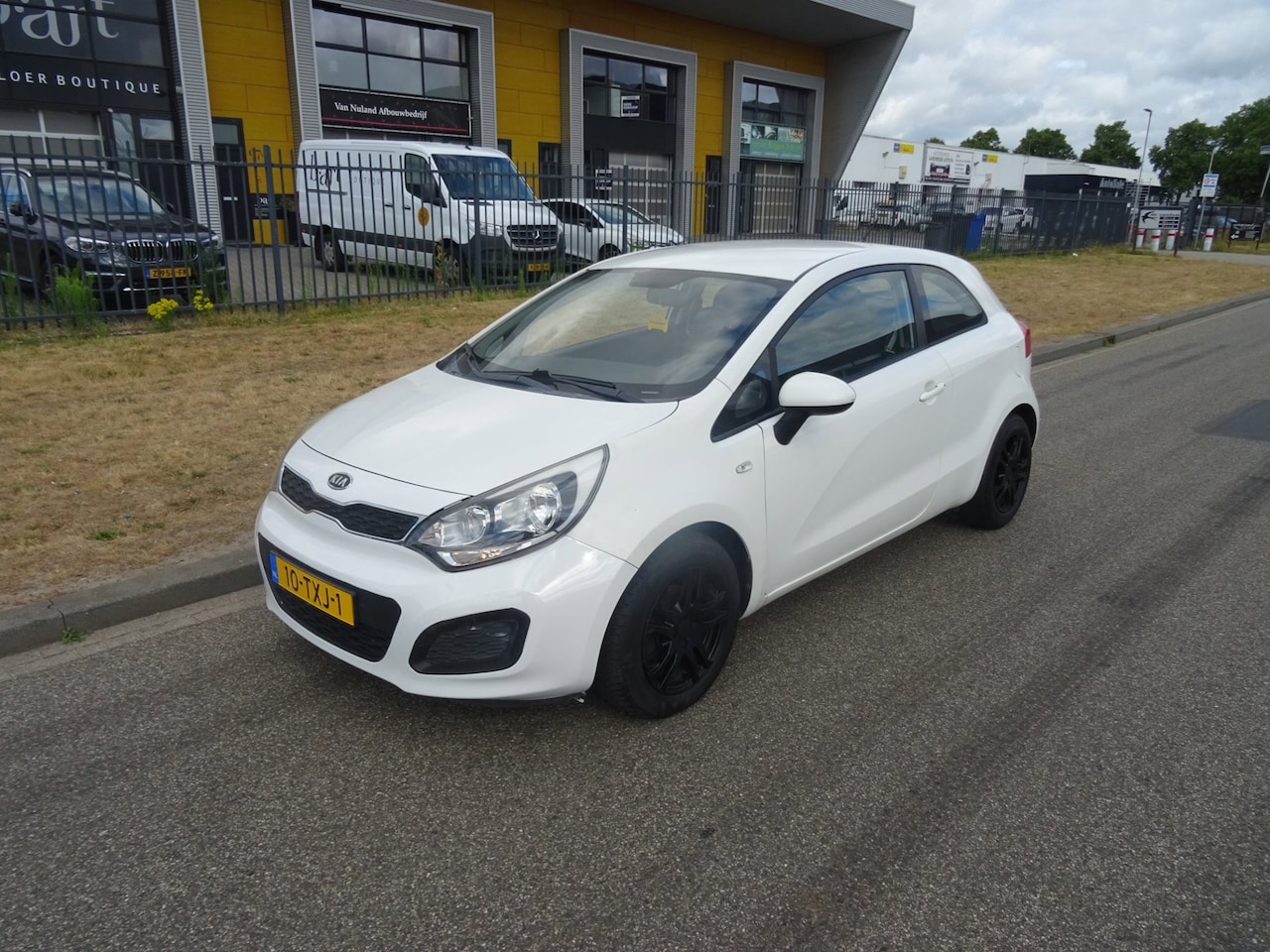 Kia Rio - 1.2 CVVT Comfort Pack 1.2 CVVT Comfort Pack - AutoWereld.nl