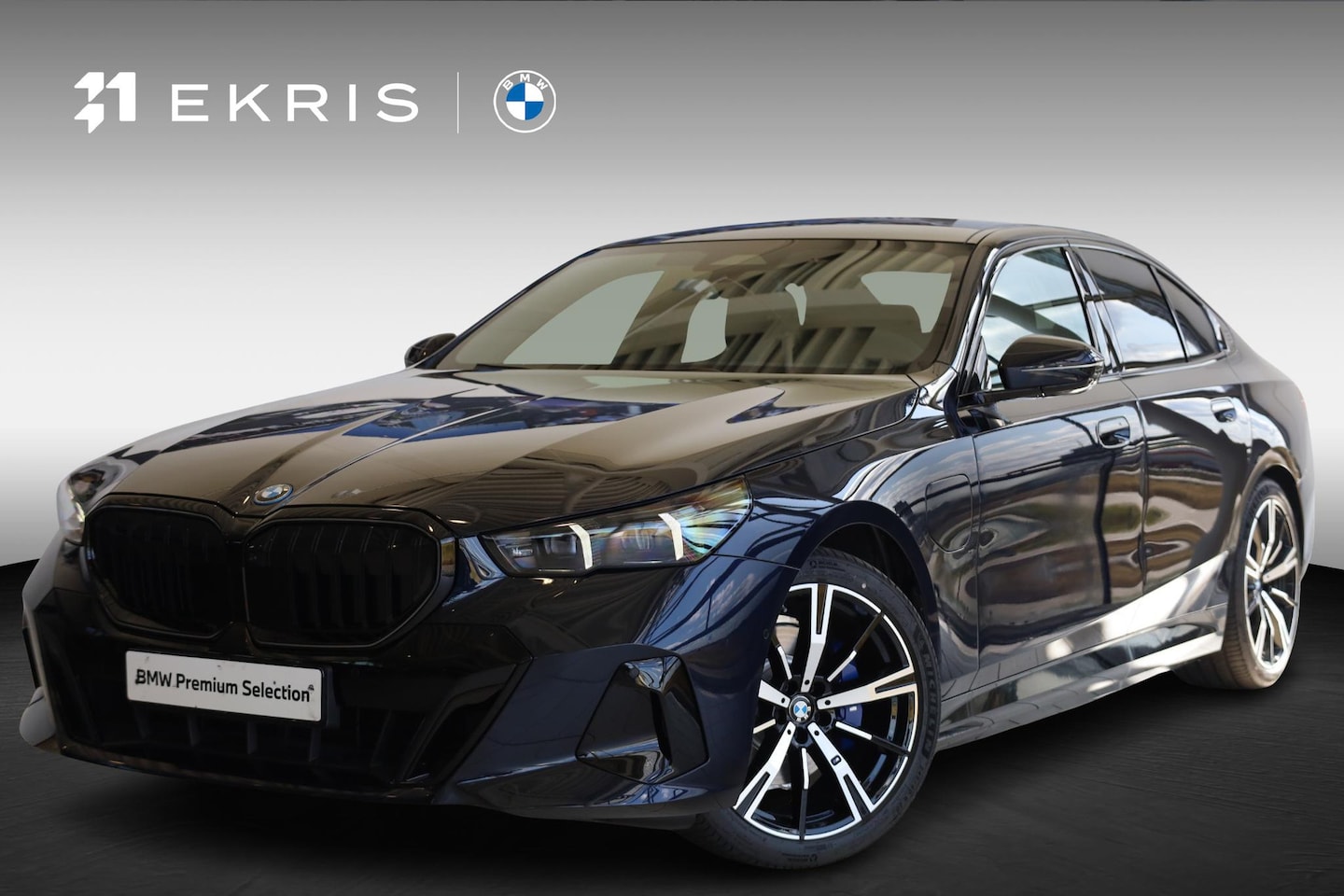 BMW 5-serie - Sedan 530e | M Sportpakket Pro | Panoramadak | Driving Assistant Plus | Stoelverwarming | - AutoWereld.nl