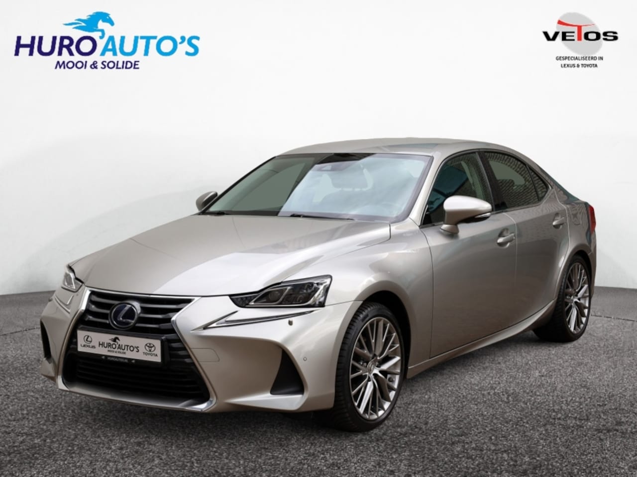 Lexus IS - 300h Hybrid Luxury Line | Mark Levinson | Stoelventilatie | Matrix LED - AutoWereld.nl