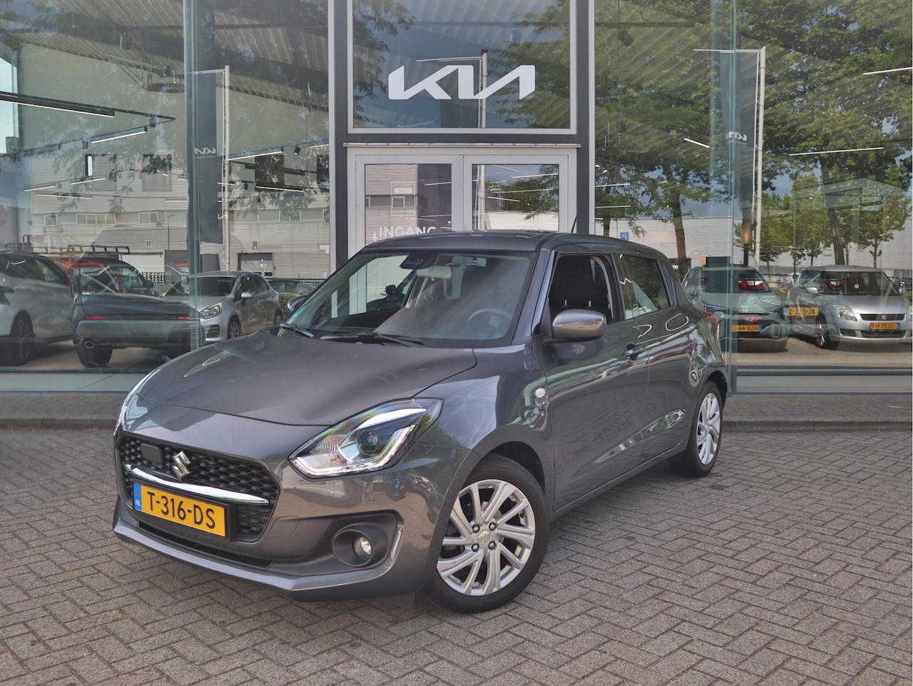 Suzuki Swift - 1.2 Select Smart Hybrid CVT Automaat | Navigatie | Camera | Airco | Apple Carplay/ Android - AutoWereld.nl