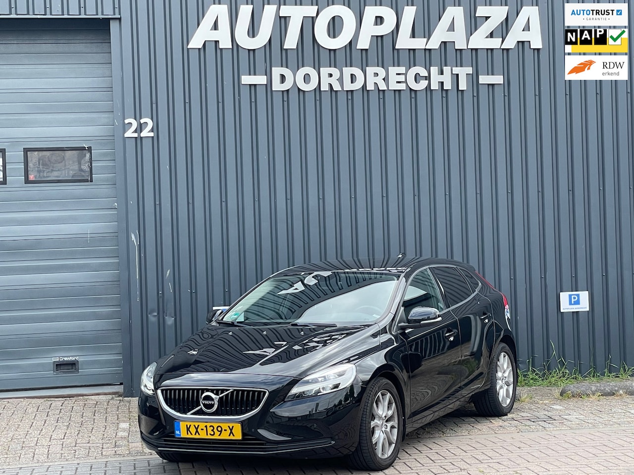 Volvo V40 - 1.5 T2 Momentum|DealerOnderh|Trekhaak|Navi|PDC|Stoelverw| - AutoWereld.nl