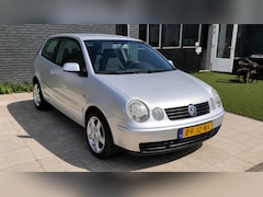 Volkswagen Polo - 1.4-16V Highline