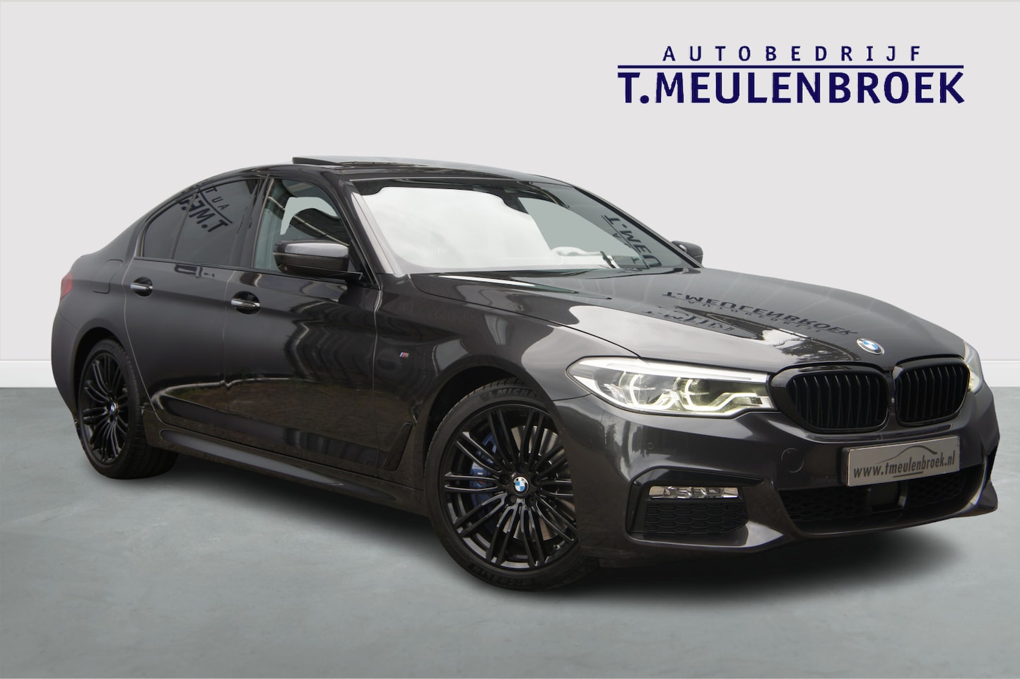 BMW 5-serie - 540i xDrive High Executive M Pakket, Glasdak, Head up - AutoWereld.nl