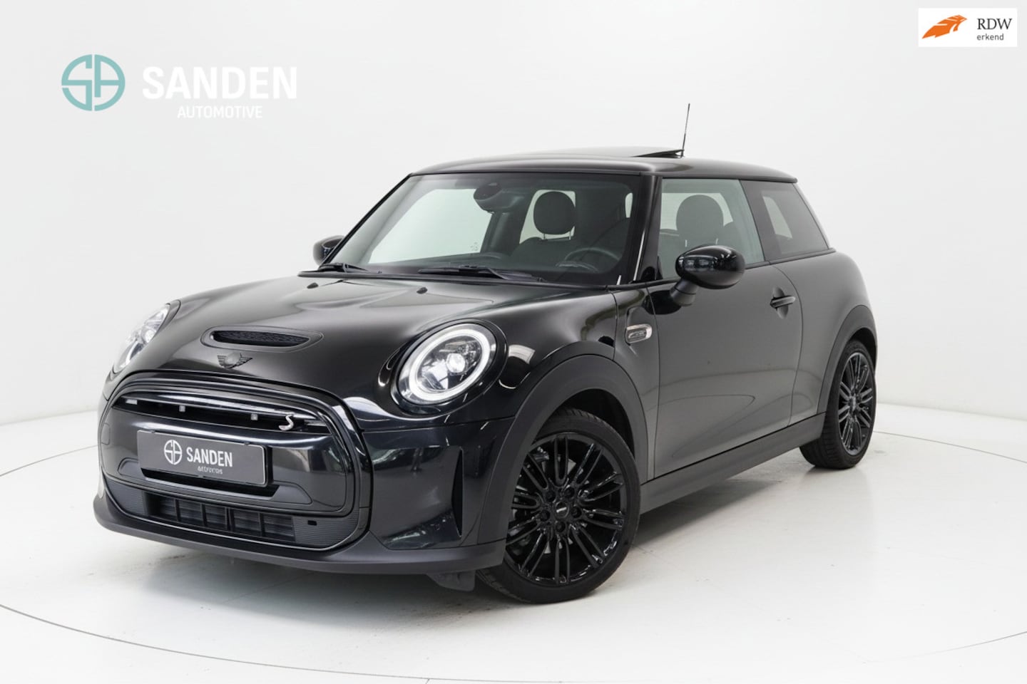 MINI Electric - Cooper SE Electric Collection|Black Style|Automaat|Led|Navi|Panodak|SportstoelenSOH 95.5% - AutoWereld.nl