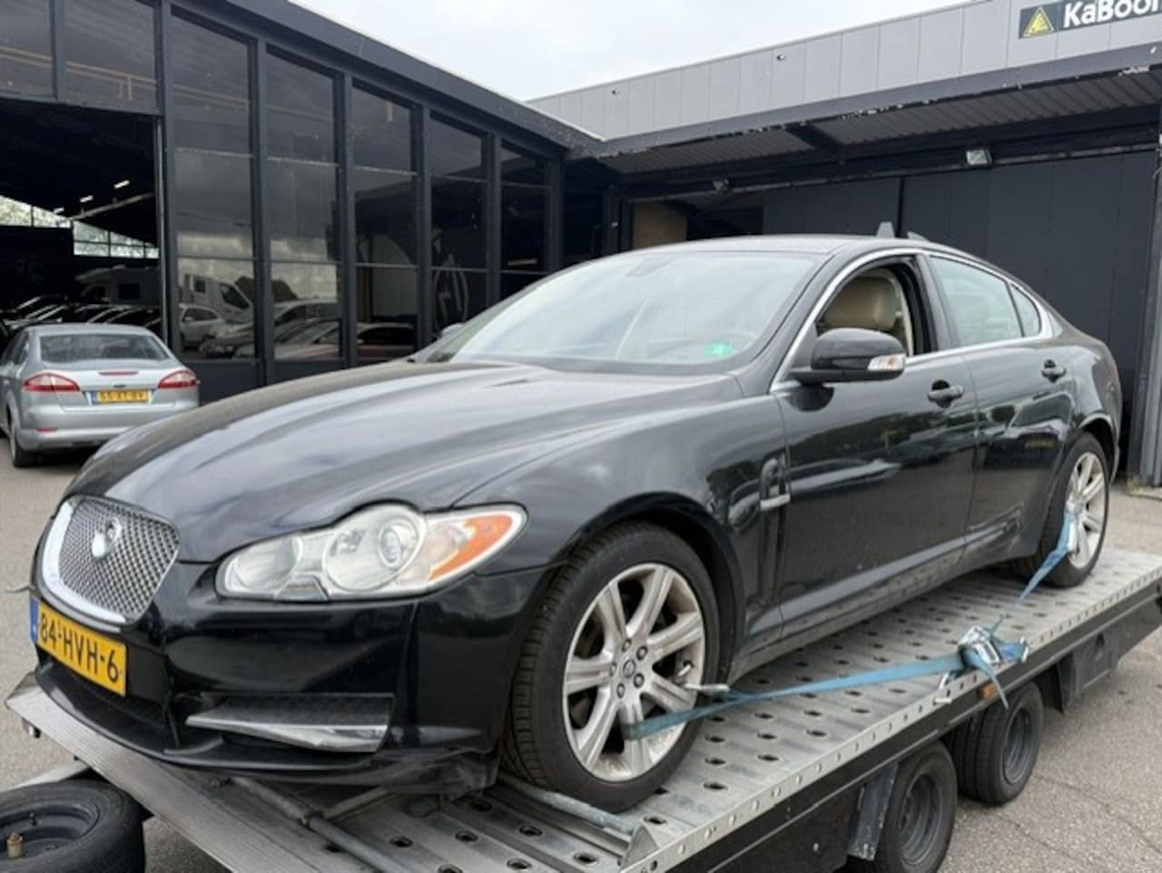 Jaguar XF - 2.7D V6 Premium Luxury MOTOR DEFECT - AutoWereld.nl