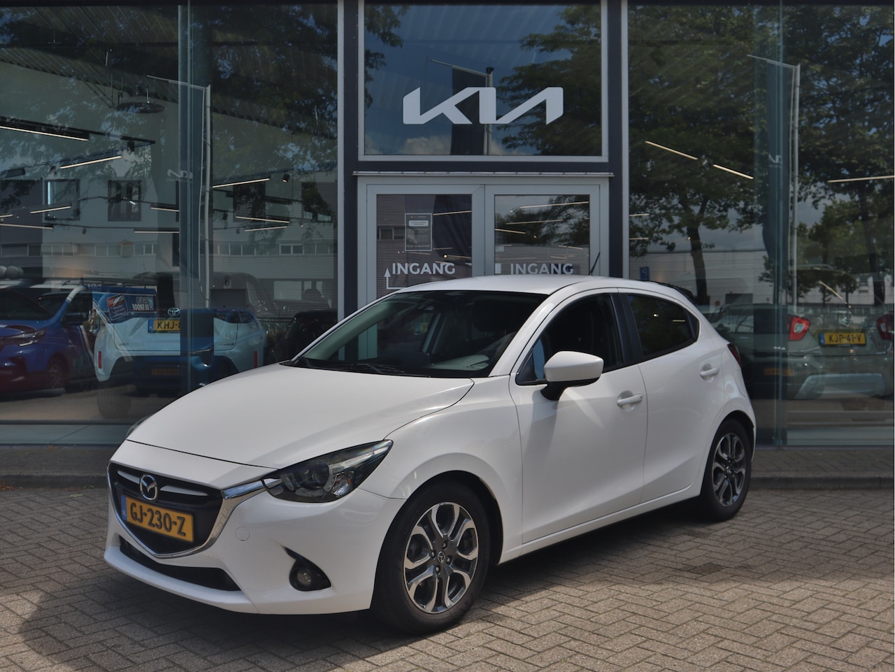 Mazda 2 - 1.5 Skyactiv-G GT-M | Climate Control | Navigatie | Cruise Control | Bluetooth | Stoelverw - AutoWereld.nl