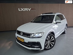 Volkswagen Tiguan - 2.0 TSI 4Motion Highline Business R-Line | Navi | Clima | Pano | Digitaal Cockpit |