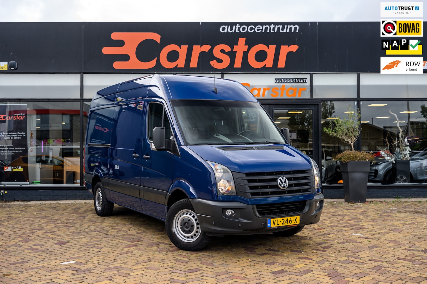 Volkswagen Crafter - 35 2.0 TDI L2H3|CAMERA|TREKHAAK|BLUETOOTH - AutoWereld.nl