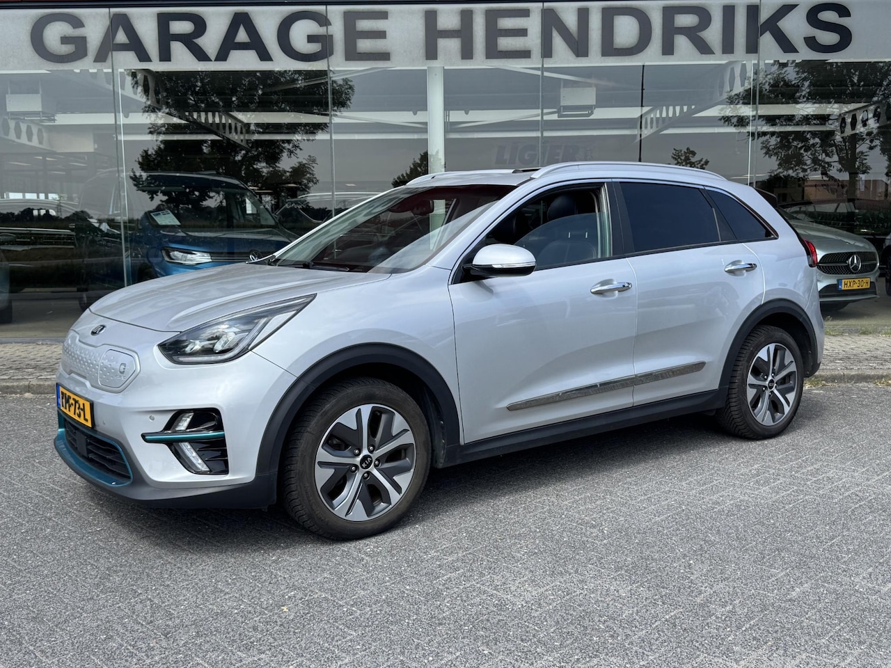Kia e-Niro - ExecutiveLine Sky 64 kWh | SOH: 93,9% | 3 Fase | Warmtepomp | Schuifdak | Adaptive CC | LE - AutoWereld.nl