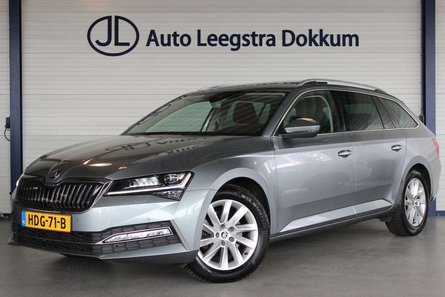 Skoda Superb Combi - 1.4 TSI iV Business Edition Plus Trekhaak | 360° Camera | Pano | Adapt. Cruise | LED Matri - AutoWereld.nl