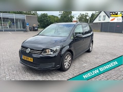 Volkswagen Touran - 1.2 TSI 105pk 7-Persoons Clima Navi Trekhaak 1300kg