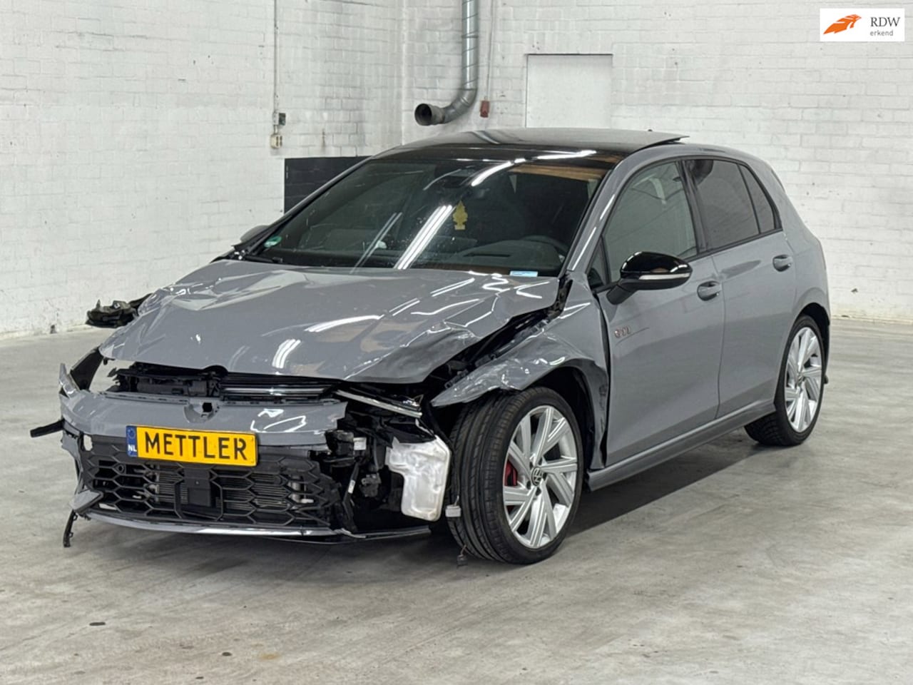 Volkswagen Golf - 2.0 TSI GTI Panoramadak|360 View|HUD|ACC - AutoWereld.nl