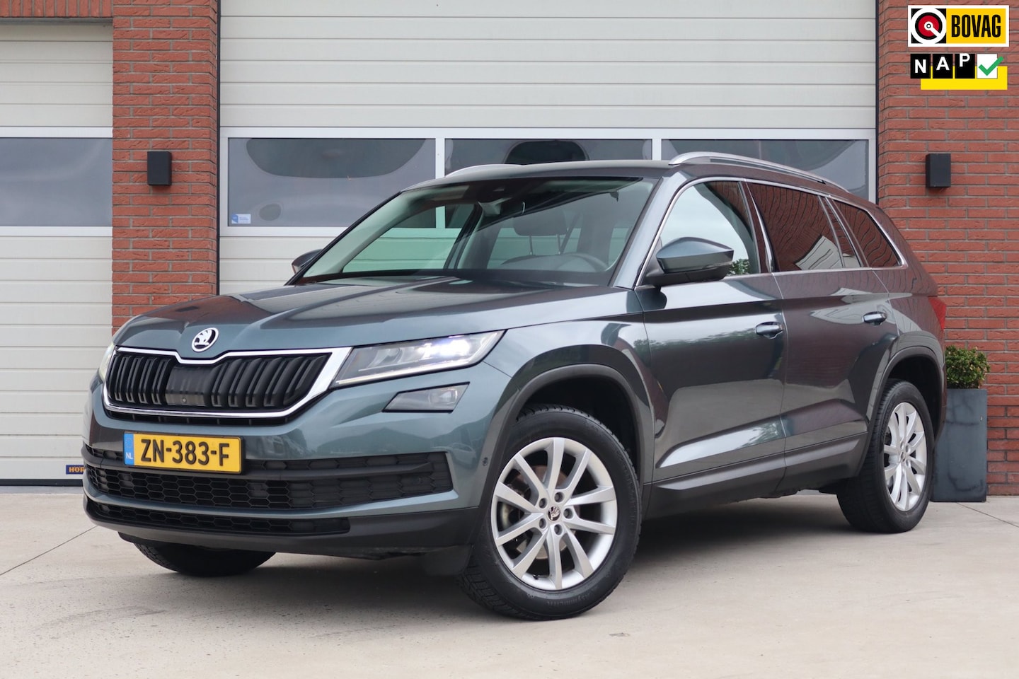 Skoda Kodiaq - 1.5 TSI Style Automaat Business - Virtual Cockpit - Trekhaak - Keyless - 360 camera - Memo - AutoWereld.nl