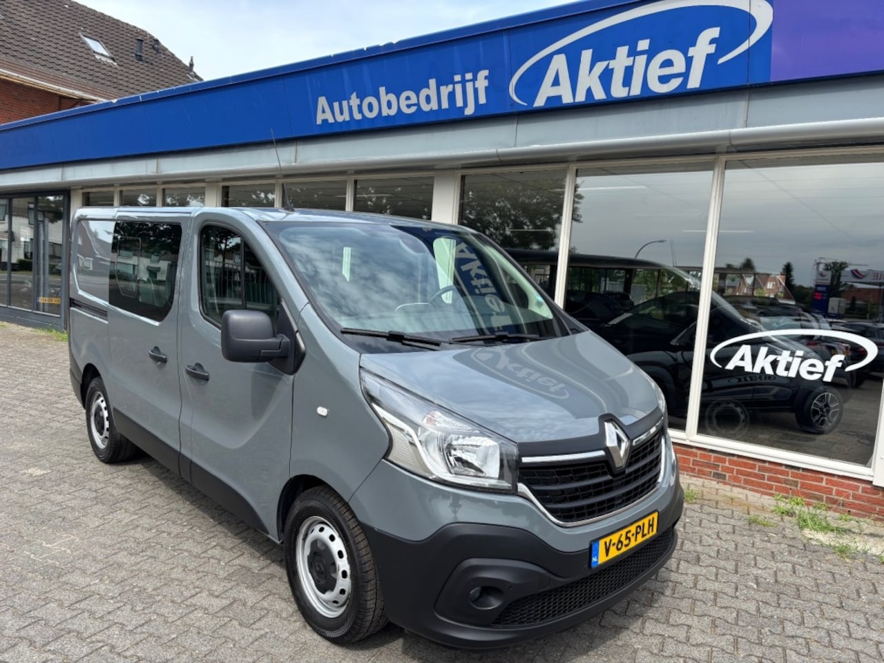 Renault Trafic - 2.0 Dci DC 6 persoons BPM vrij - AutoWereld.nl
