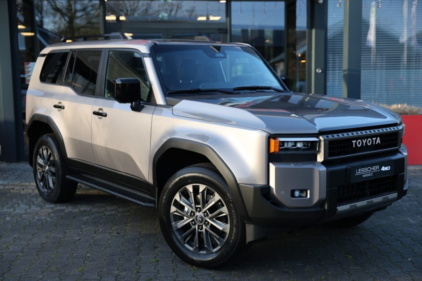 Toyota Land Cruiser 250 - 2.8 D-4D 5DRS hybride 48v  PROFESSIONAL PANO DAK A/T VAN - AutoWereld.nl