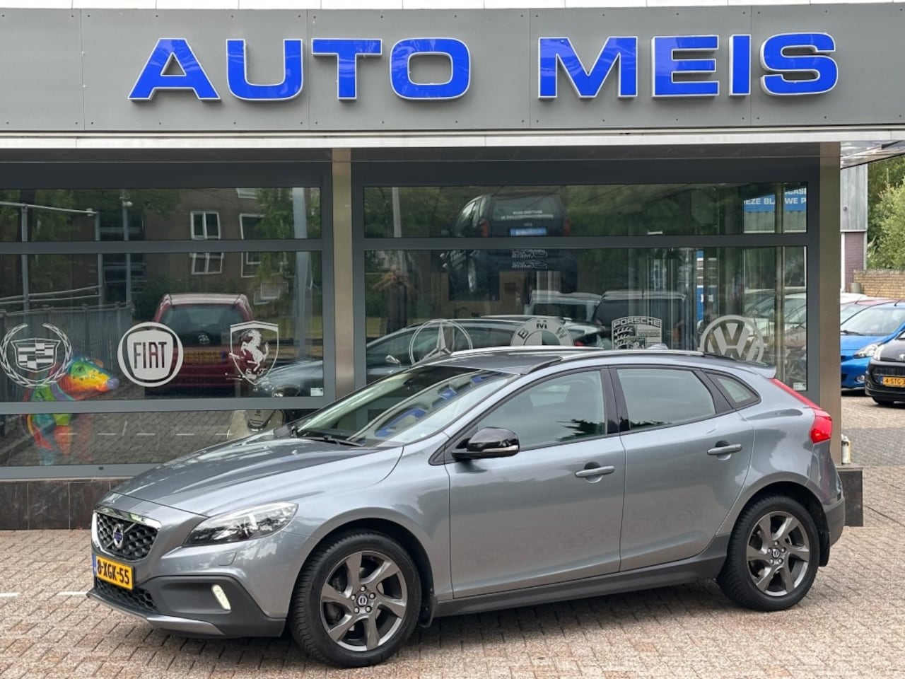 Volvo V40 - 1.6 T4 Momentum Automaat Cruise Navi NAP-Autopas Trekhaak - AutoWereld.nl