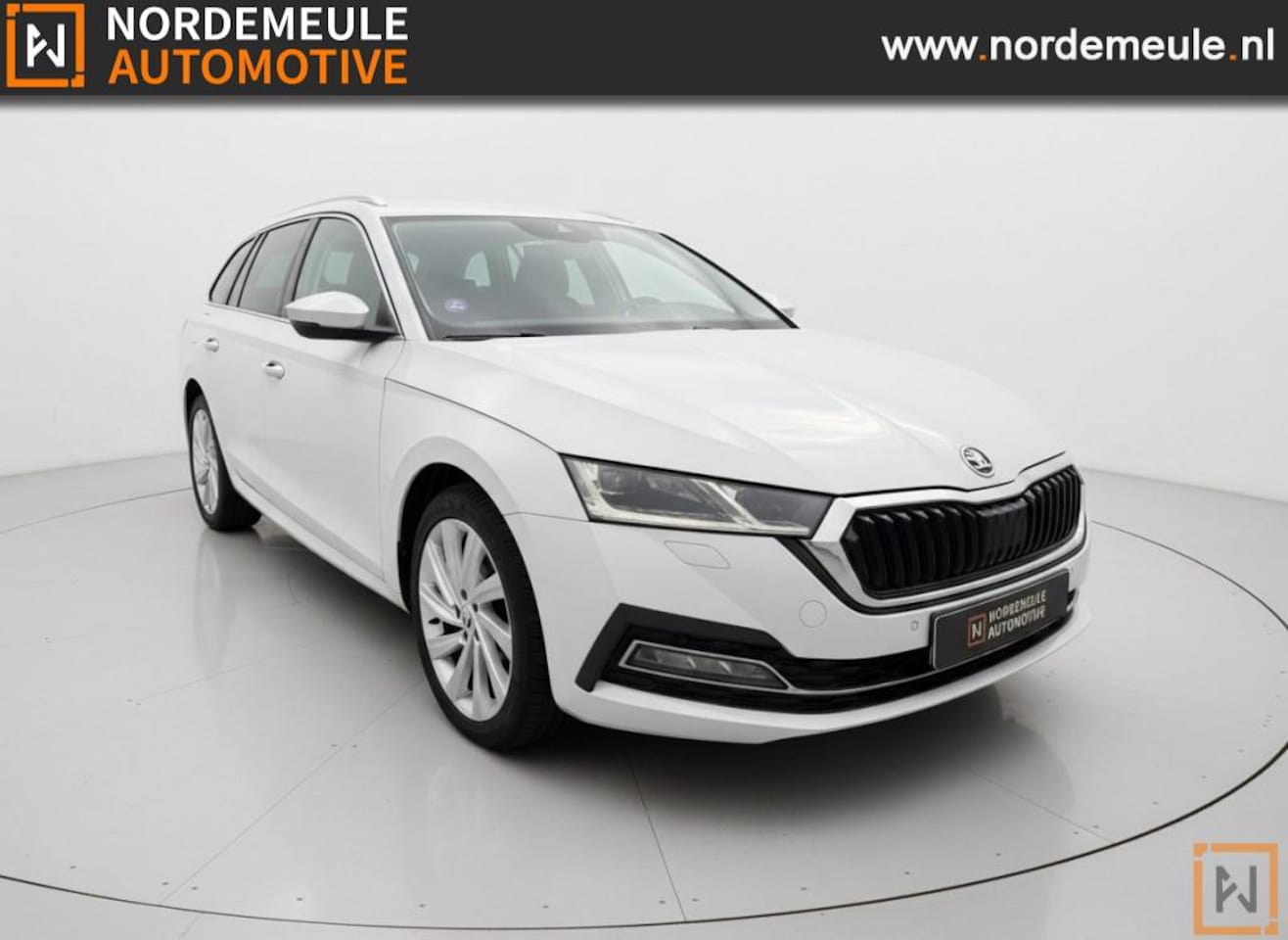 Skoda Octavia - 1.5 TSI FIRST EDIT. CARPLAY, STOELVW, TREKHAAK. - AutoWereld.nl